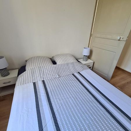 Appartement 60M2 Rdc Avec Jardin Saint-Génis Екстериор снимка