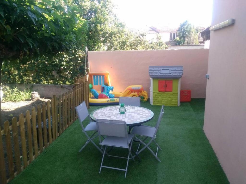Appartement 60M2 Rdc Avec Jardin Saint-Génis Екстериор снимка